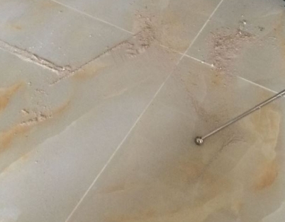 华容瓷砖空鼓维修公司分享粘合剂选择不当在瓷砖铺贴过程中可能导致以下问题