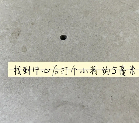 华容瓷砖空鼓维修公司专业解答在瓷砖铺贴过程中，如果砂料搅拌不均匀，将会带来以下问题